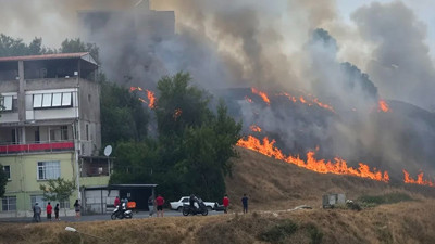 Marmaris Aksaz'daki orman yangınına çıkarma gemileriyle arazöz sevk edildi