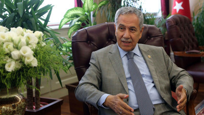 Bülent Arınç isim vermeden Gökçek'i hedef aldı! Davutoğlu'na sahip çıktı! Gökçek'ten jet hızında yanıt