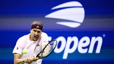 Zverev, Khachanov’u geçerek ABD Açık’ta finale yükseldi
