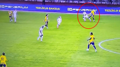 Hazırlık maçında ortalık karıştı! Greenwood rakibini tekmeledi