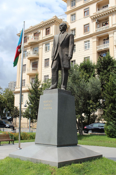 Hangi ülkelerde Atatürk heykeli var? - Resim: 2