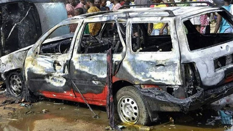 Nijerya'da valinin konvoyuna bombalı saldırı: 4 ölü