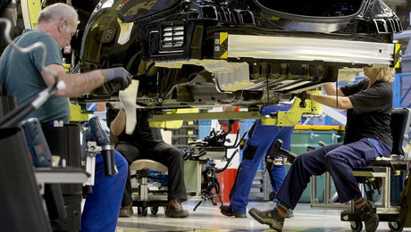 Avrupa sanayisinde daralma sürüyor