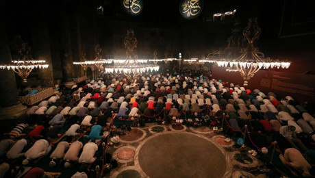 Yatsı ezanı kaçta okunuyor? 28 Kasım Cuma İstanbul, Ankara, İzmir yatsı vakti