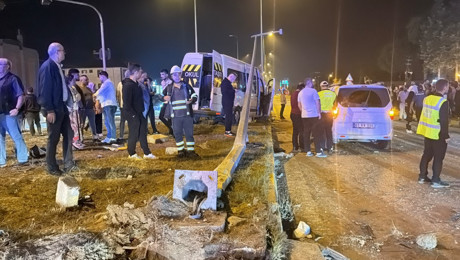 Bartın’da düğün dönüşü korkutan kaza! 21 kişi yaralandı