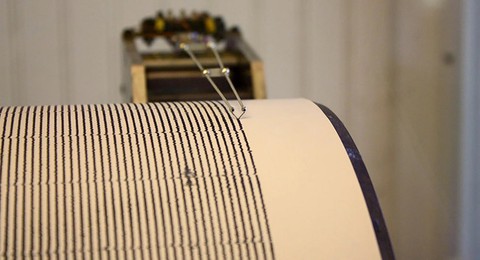 SON DEPREMLER! Deprem mi oldu? En son nerede, saat kaçta ve kaç şiddetinde deprem oldu? AFAD açıkladı: İşte bugünkü son depremler... - Resim : 1