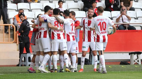 Antalya derbisinde kazanan Antalyaspor