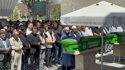Cam silerken dördüncü kattan düşmüştü...