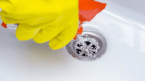 Lavabo açıcı içen çocuk 2 yıl su bile içemedi