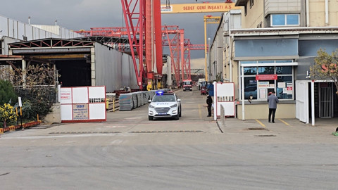 Tuzla’da tersanede iskele çöktü: Yaralılar var