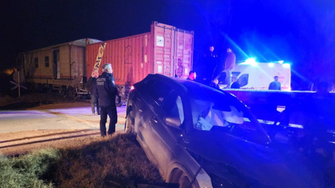 Yük treni ile otomobile çarpıştı! Malatya'da 5 kişi yaralandı