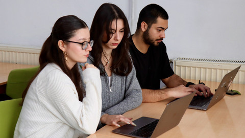 Lisans eğitimi müşteri memnuniyetine indirgenemez