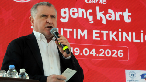 Bakan Bak: Çocuklarımızı dijital dünyadan uzak tutmalıyız