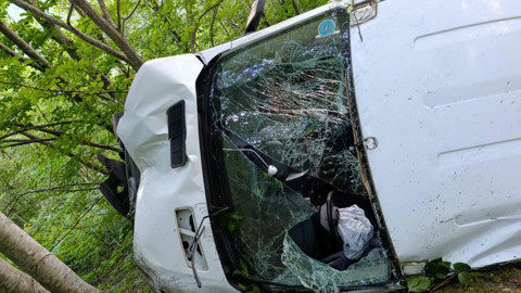 Ordu'da minibüs şarampole yuvarlandı