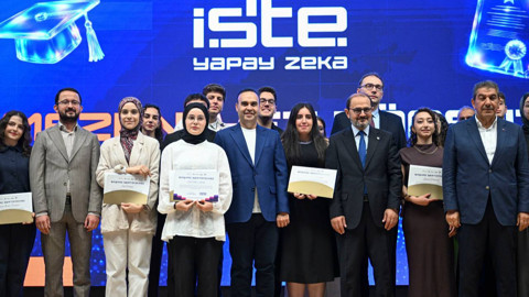 Bakan Kacır: 5 milyon kişiye yapay zekâ eğitimi ve