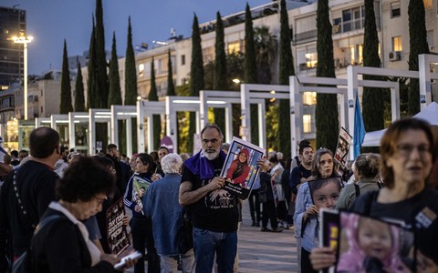 İsrail'de Gazze protestosu! Öldürülen çocukların fotoğraflarını taşıdılar