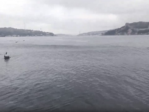 Deprem anında İstanbul Boğazı'ndaki dalgalar böyle görüntülendi!
