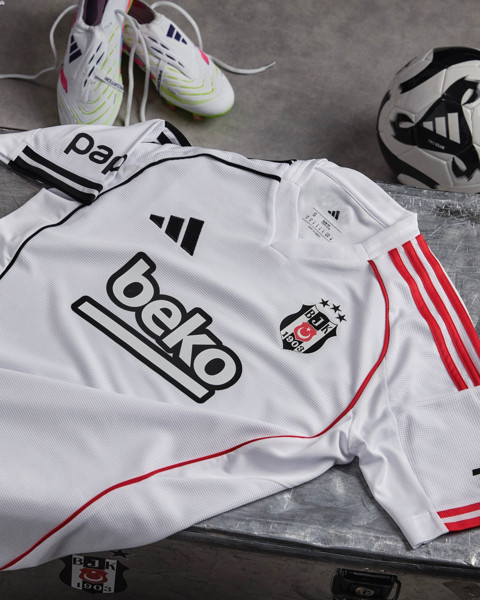 Beşiktaş yeni sezon formalarını tanıttı! İşte merakla beklenen yeni sezon formaları - Resim: 4
