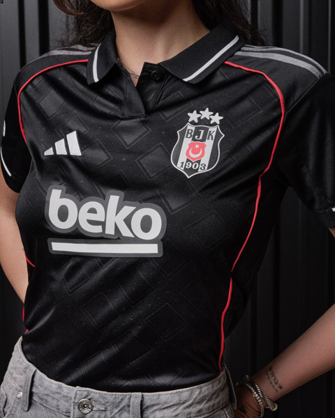 Beşiktaş yeni sezon formalarını tanıttı! İşte merakla beklenen yeni sezon formaları - Resim: 8