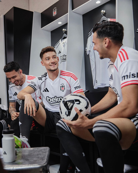 Beşiktaş yeni sezon formalarını tanıttı! İşte merakla beklenen yeni sezon formaları - Resim: 3