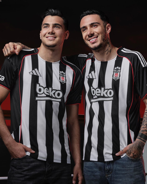 Beşiktaş yeni sezon formalarını tanıttı! İşte merakla beklenen yeni sezon formaları - Resim: 7