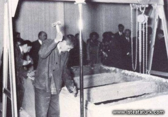 Atatürk'ün tabutu açıldı! Herkesin boğazının düğümlendiği an... - Resim: 14