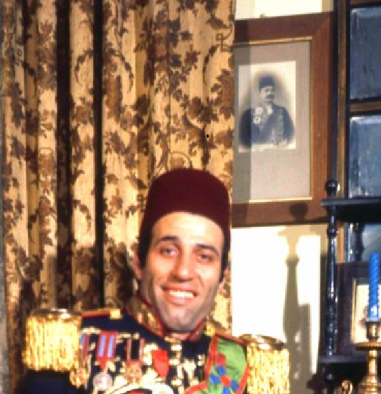 Tosun Paşa filmindeki inanılmaz ayrıntı! Kemal Sunal'ın arkasındaki tabloda hangi paşanın resmi var? - Resim: 9