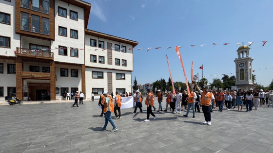 Manisa Yunusemre'de işçilerden eylem! İş bıraktılar