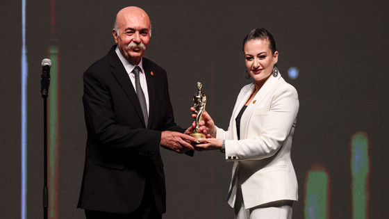 Altın Portakal’da Onur, Emek, Başarı ödülleri verildi
