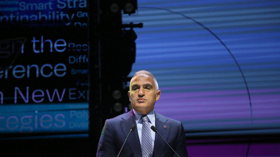 Bakan Ersoy'dan turizmde nisan-mayıs uyarısı