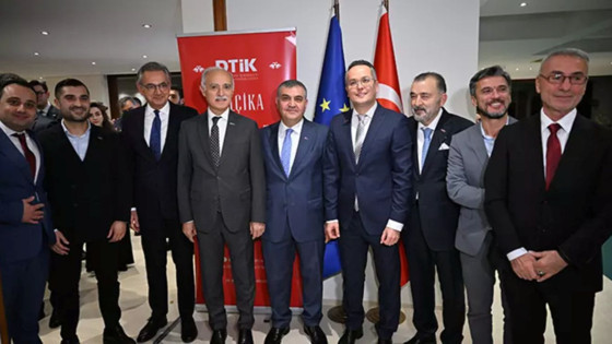 Brüksel’deki DEİK İŞ Zirvesi bize neler anlatıyor?