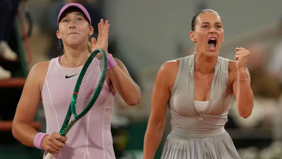 Andreeva ve Kostyuk, Fransa Açık'ta yarı finale kaldı