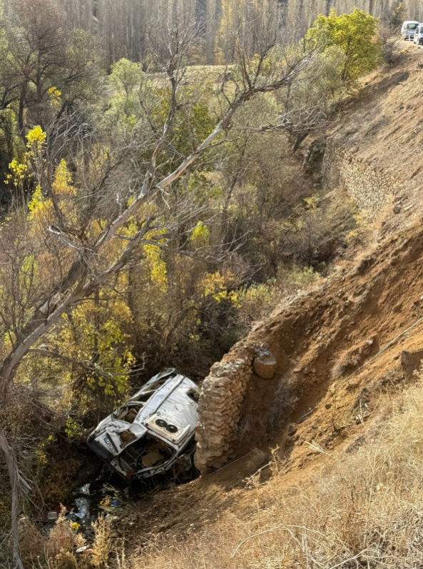 Konya'da öğrenci servisi uçuruma yuvarlandı: Çok sayıda yaralı var! - Resim : 2
