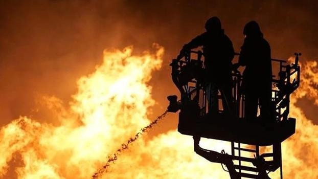 Otel yangınında 14 kişi hayatını kaybetti - Resim : 1