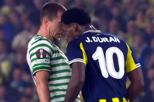 Fenerbahçe taraftarı çılgına dönmüştü! Sadettin Saran ayakta alkışladı - Resim : 1