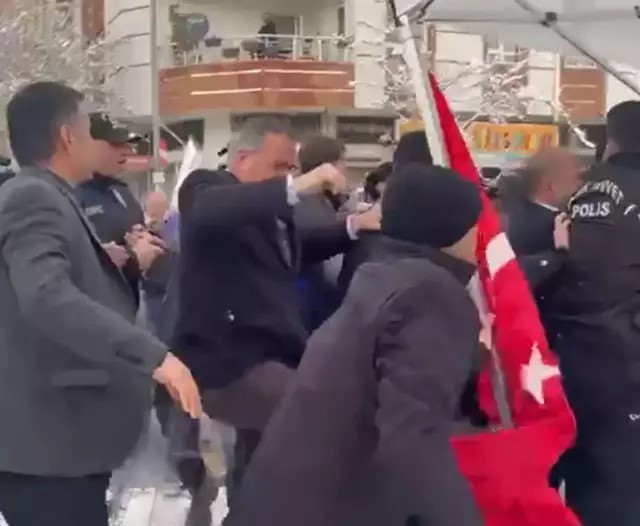 Altındağ Belediyesinde skandallar bitmiyor! Makam odasında 45 dakika dayak - Resim : 1