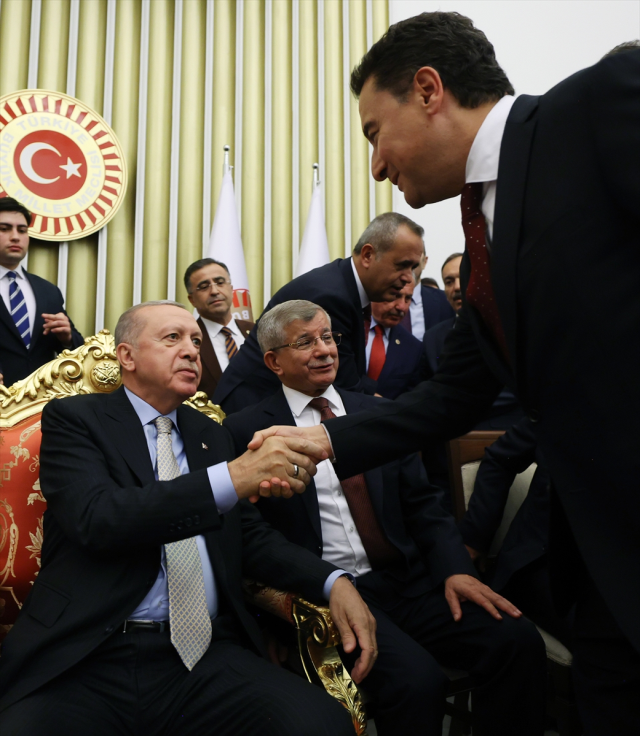 Özgür Özel'den, Ali Babacan'a telefon! O konu rahatsız etmiş - Resim : 1