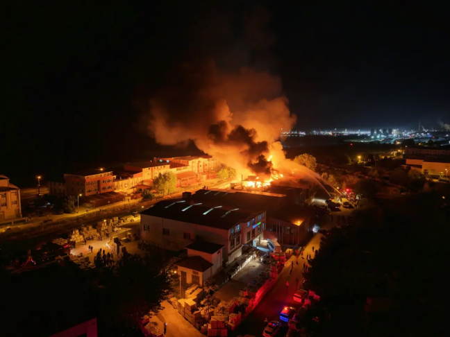 Samsun'da fabrika yangını! Alevler havadan görüntülendi - Resim: 1