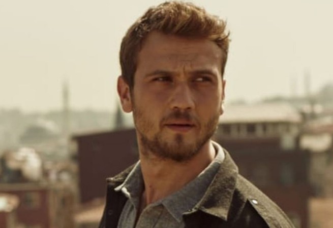 Aras Bulut İynemli ameliyat oldu! Hastane odasından ilk paylaşım geldi