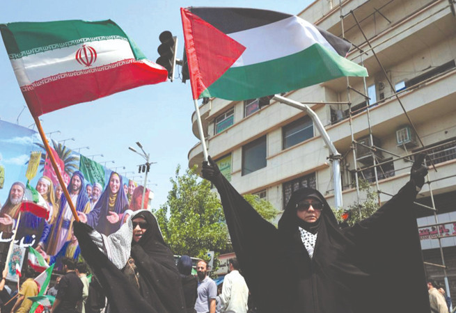 Gazeteci Azar Mahdavan: ‘İranlı kadınlar 12 Günlük Savaşta millî cephede birleşti’