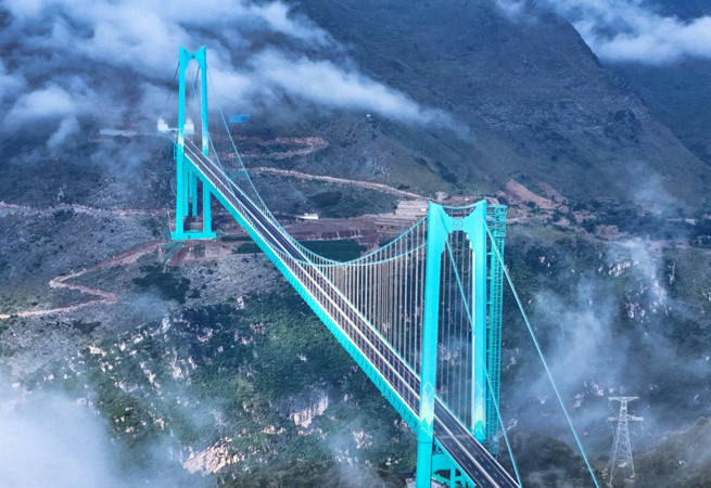 Dünyanın en yüksek köprüsü tamamlandı! Çin'in mühendislik harikası 3 yılda tamamlandı