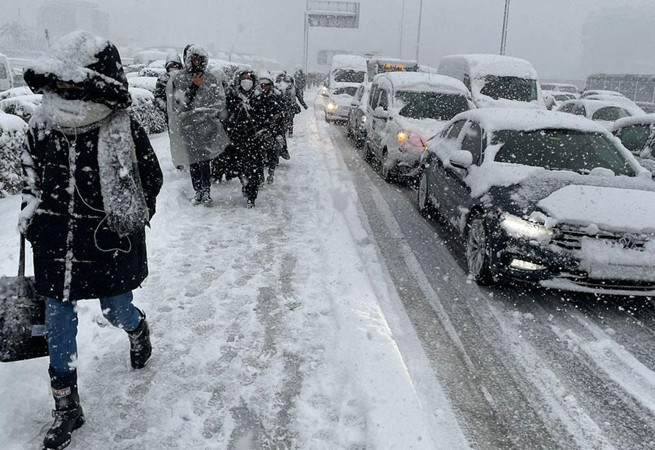 Lapa lapa kar geliyor! Meteoroloji uzmanı tarih verdi