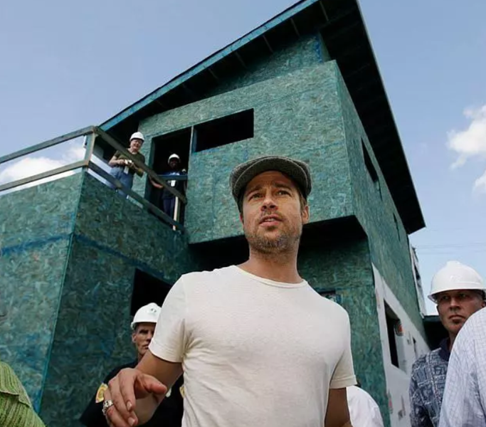 Brad Pitt'e milyonluk dava! İyilik yaptı mahkemelik oldu... - Resim: 4