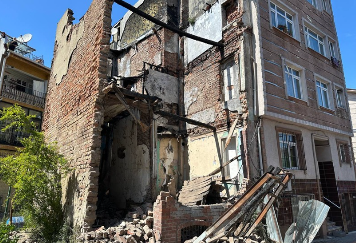 İstanbul'da 3 saatte 47 deprem meydana geldi - Resim : 1