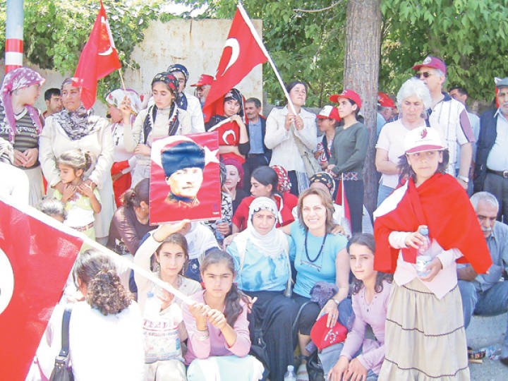 Silahın bırakılmasına mı karşıyız - Resim : 2