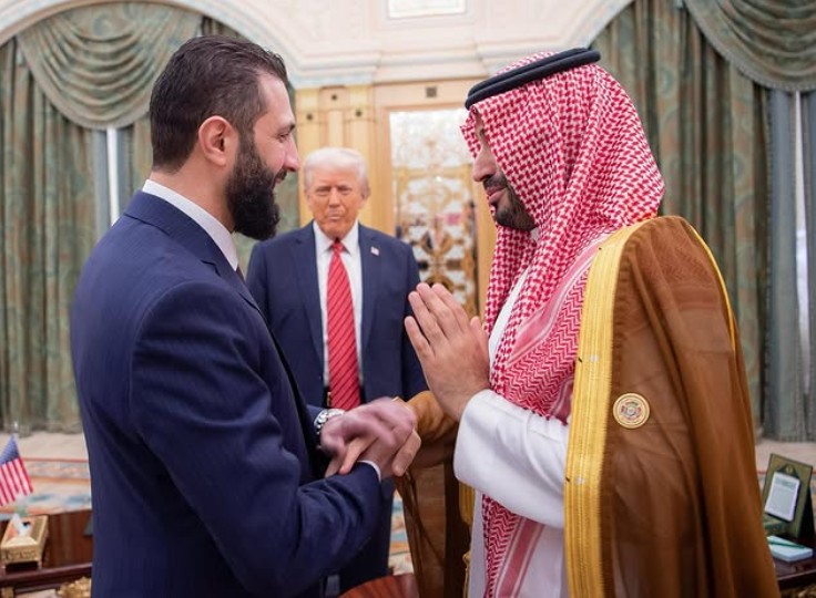 ABD Başkanı Trump, Suriye Cumhurbaşkanı Şara ile görüştü - Resim : 1