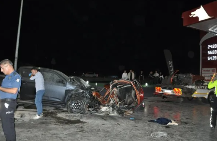 Manisa’da katliam gibi kaza: Çok sayıda ölü ve yaralı var... - Resim : 1