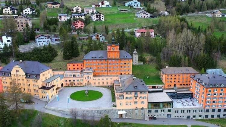 Dünyanın en pahalı okulları belli oldu! Fiyatlar dudak uçuklattı 11'i aynı ülkede - Resim: 12