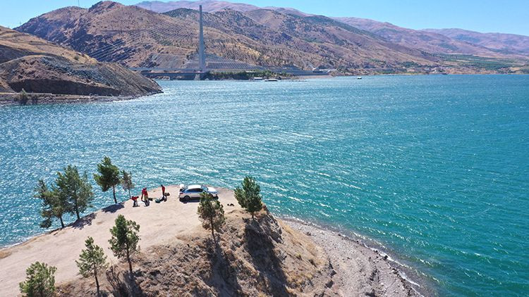 Elazığ'da su altındaki tarihi kalıntılar kayıt altında! - Resim: 5