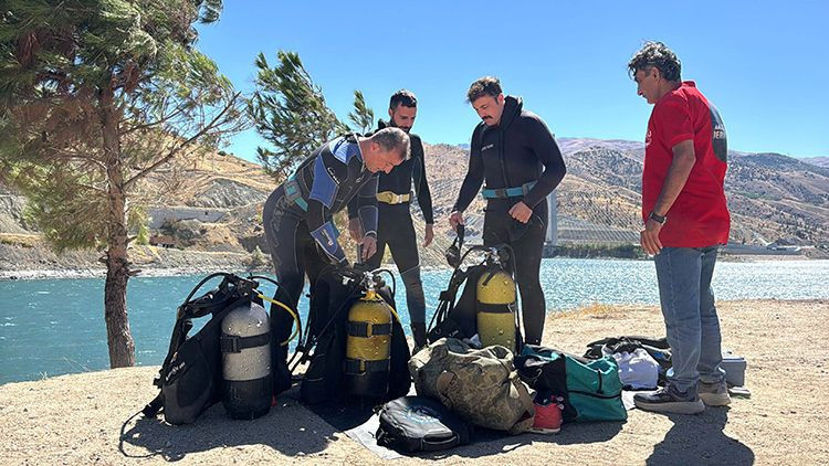Elazığ'da su altındaki tarihi kalıntılar kayıt altında! - Resim: 3